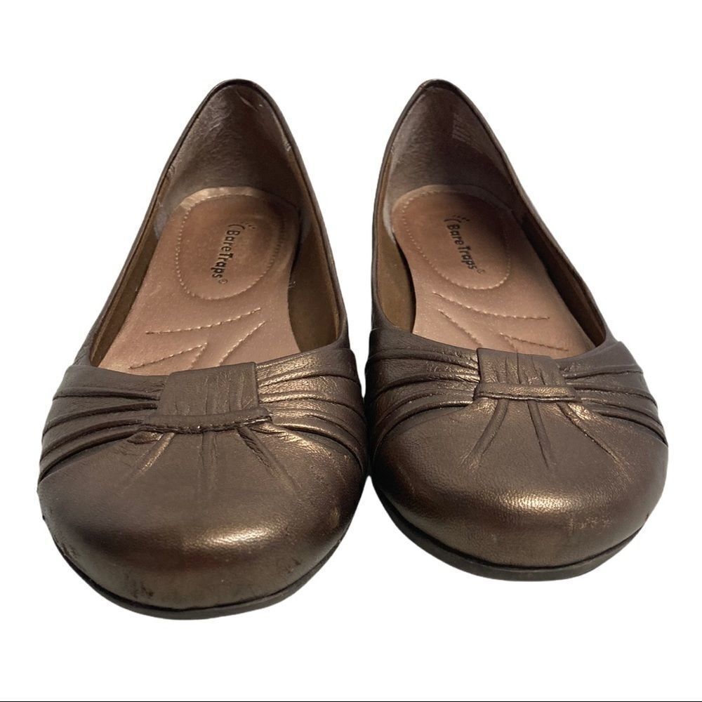 BARE TRAPS, Narizona Style, gold color, 7.5‎ flats, slip on, leather/man-made